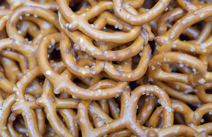 overweight dogs shouldn’t be fed pretzels, which are high in salt and carbs